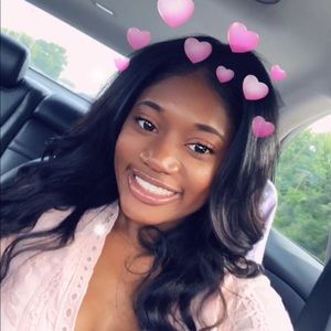 Meet your Posher, Yasmine